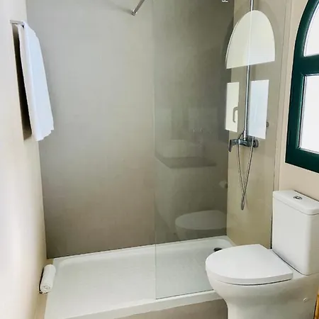 Ocean Cliffs Funchal (Madeira)